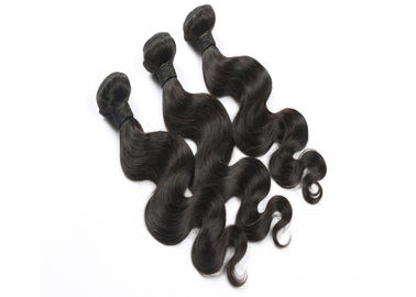 China Glattes Gefühls-lange brasilianische Haar-Webart, unverarbeitete Haar-Bündel mit Schließung fournisseur